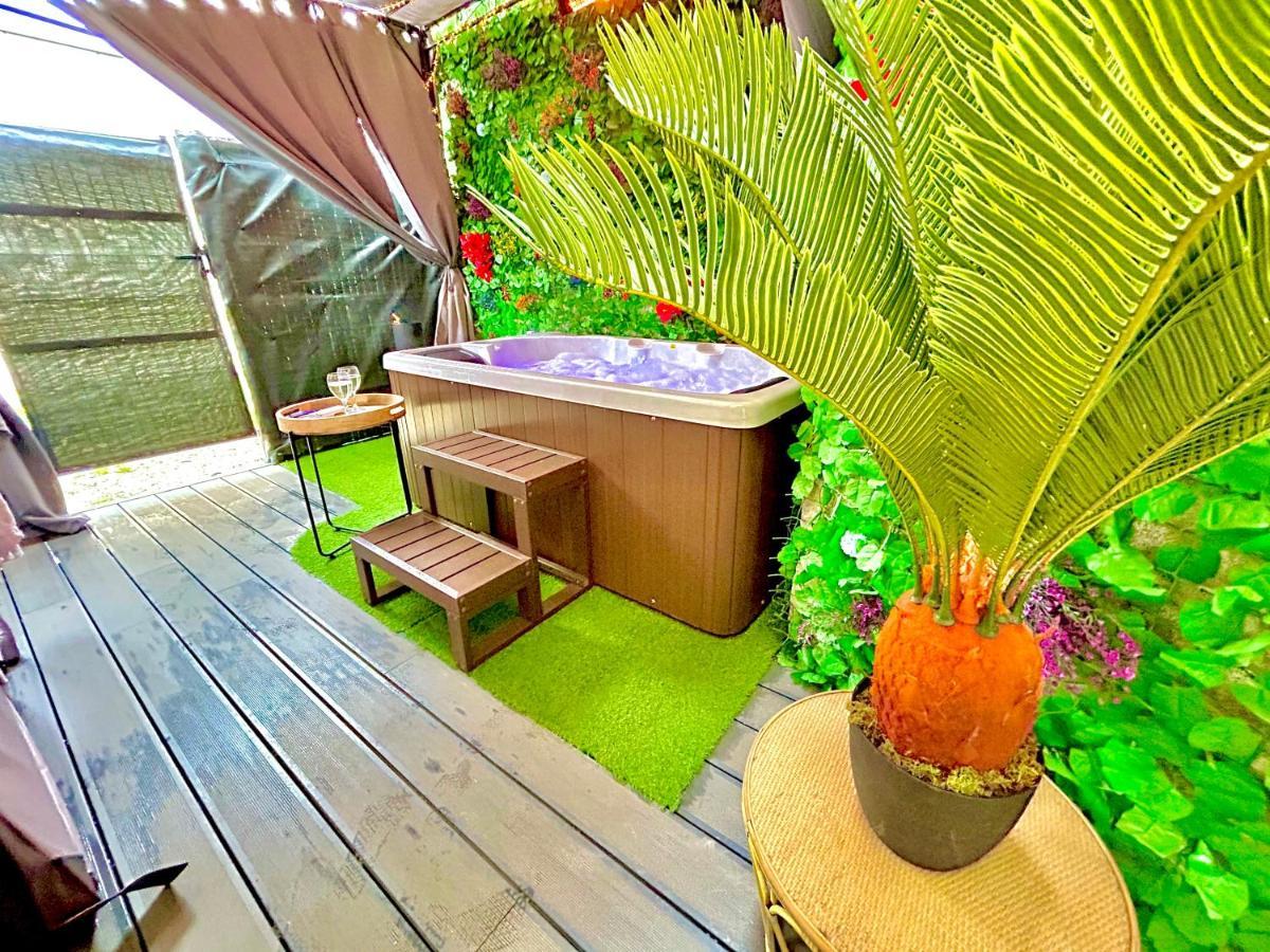 La Lover'S Jungle Pont-Sur-Yonne Exterior foto